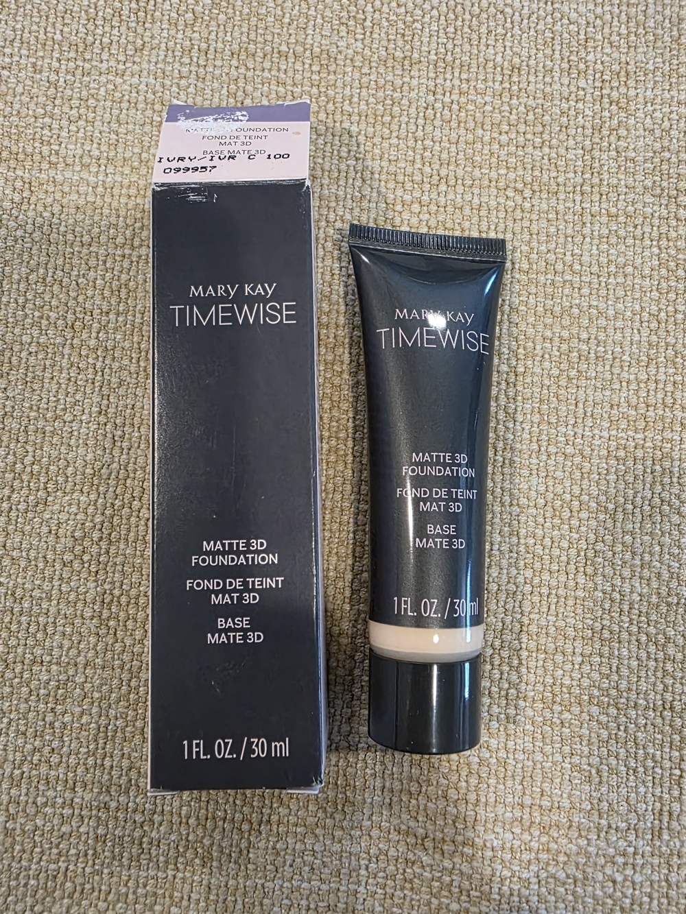 Mary Kay TimeWise Matte 3D Foundation Ivory-C100